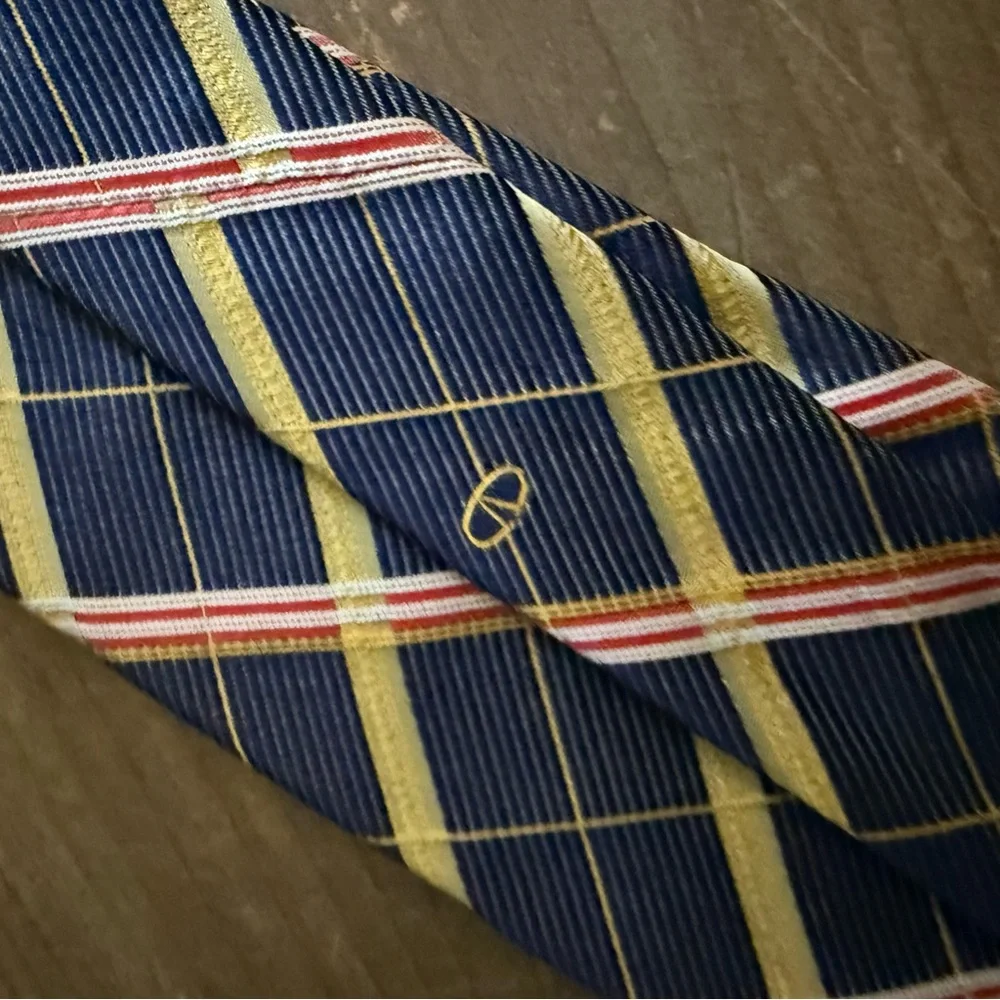 Vintage Valentino Men's Tie with Blue and yellow Stripes silk